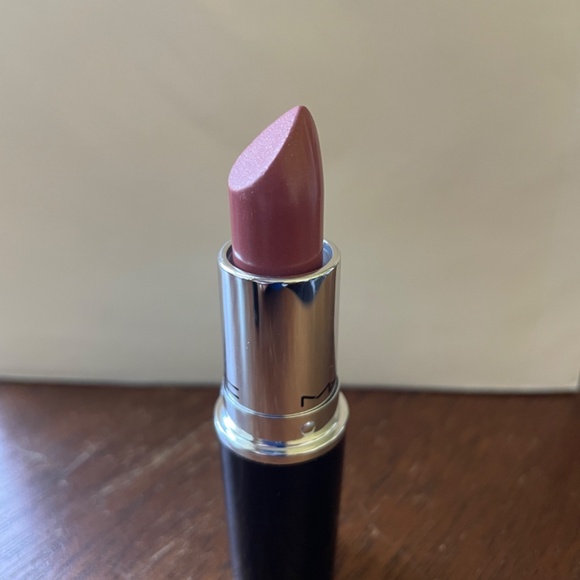 MAC Lustreglass Lipstick - Picture 4 of 4